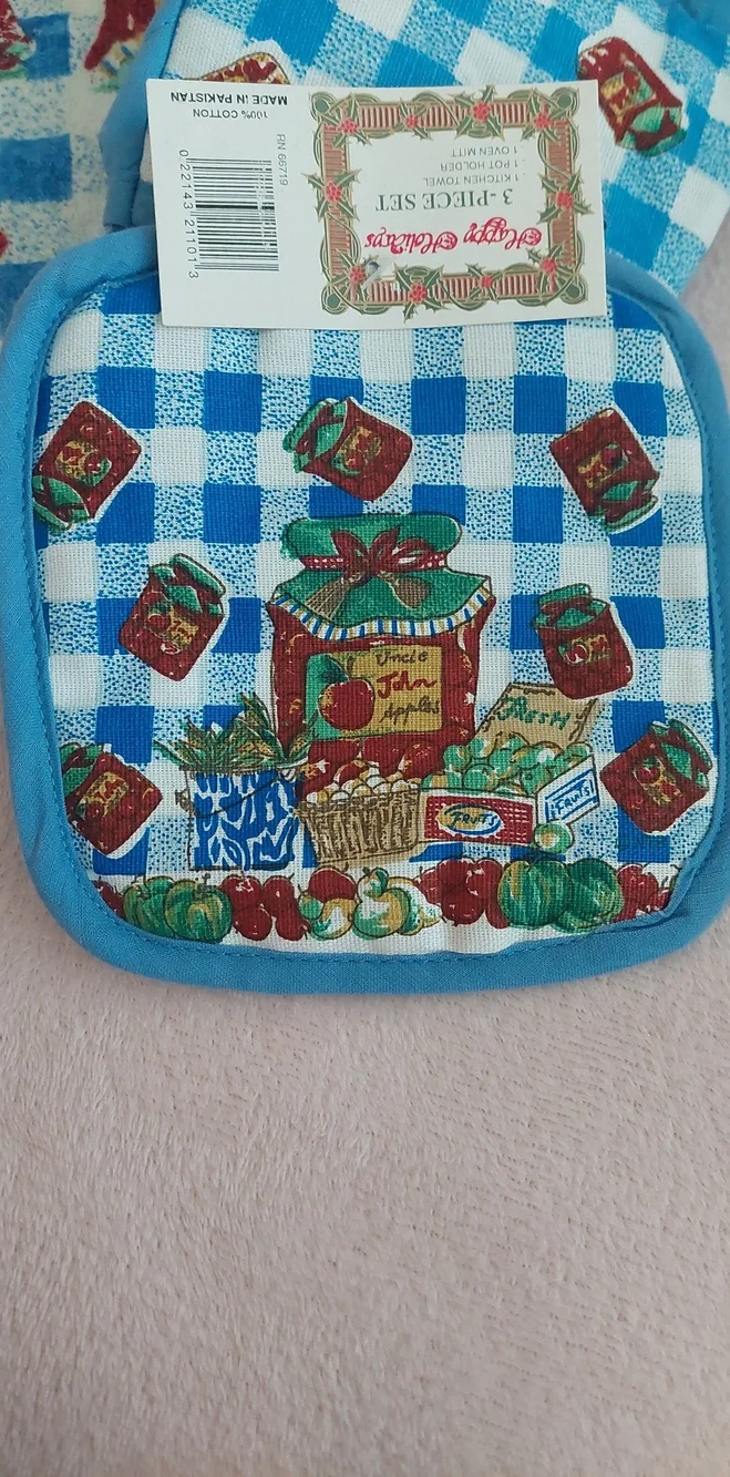 3-piece Set-Matching Kitchen Towel, Mitt, and Pot Holder NWT